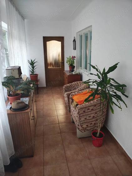 Casă cu 3 camere în Central