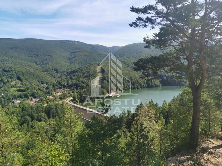 Teren Construcții intravilan de 2000 mp, în Văliug