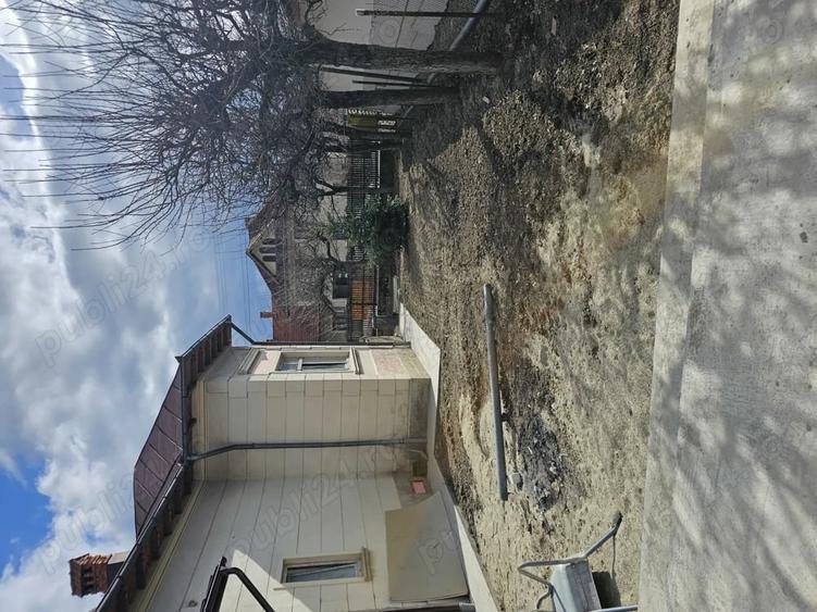 Casă cu Teren 400 Mp în Central