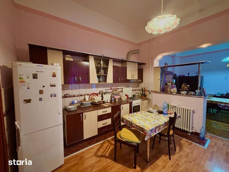 Apartament cu 4 camere în Ultracentral