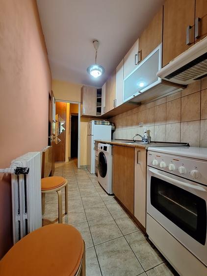 Garsonieră decomandată în Splaiul Unirii
