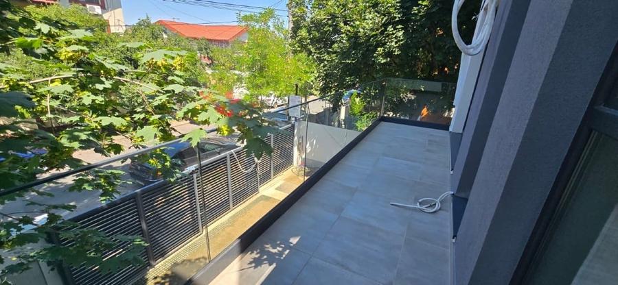 Duplex cu 4 camere cu Canalizare în Bucureștii Noi