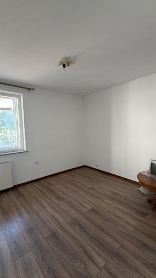 Apartament 2 camere, 47 mp, Centru Craiova — baie modernizată, potrivit și pentr - 10