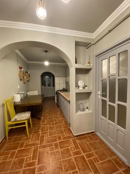 Apartament cu 2 camere decomandat în Podul de Fier