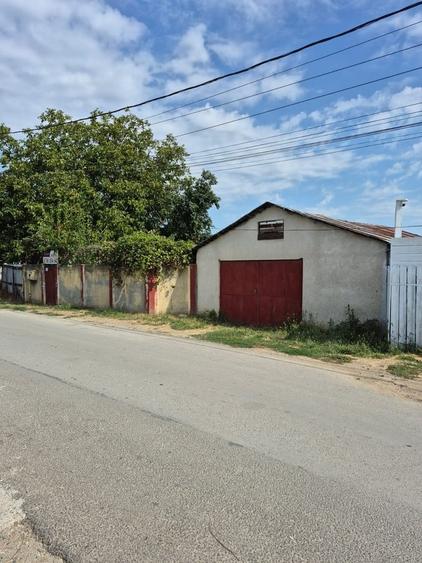 Casă cu 3 camere cu Teren 1065 Mp în Domnești