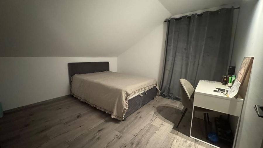 Casă cu 4 camere în Samurcași