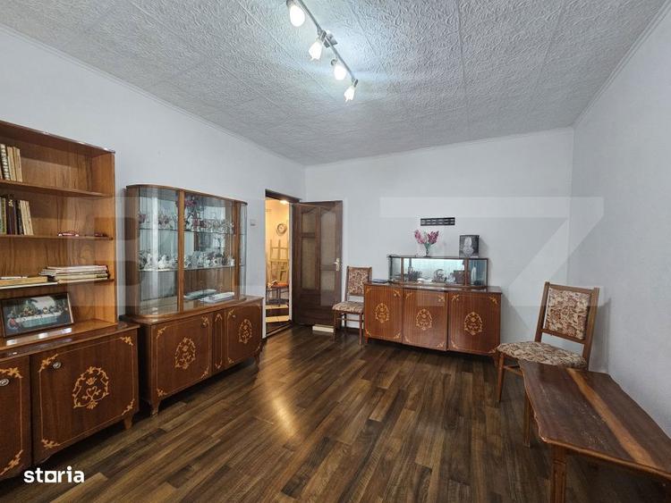 Apartament cu 3 camere decomandat, mobilat în Nicolina