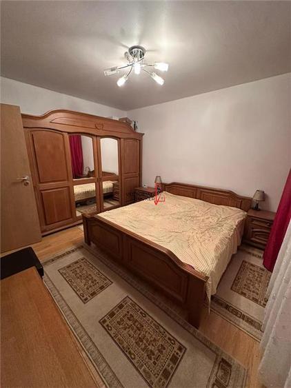 Apartament cu 4 camere decomandat în Titan