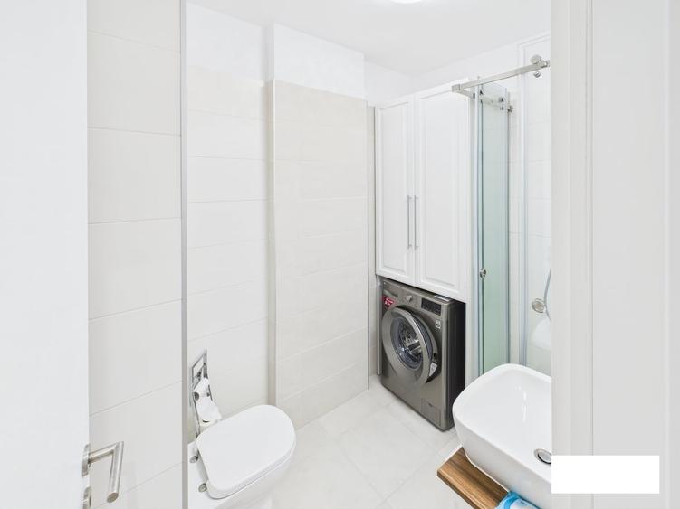 Apartament cu 3 camere decomandat în Lujerului