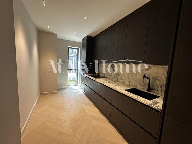 Apartament cu 4 camere decomandat în Kiseleff
