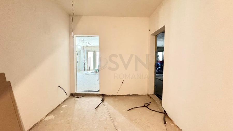 Apartament cu 3 camere decomandat în P-ța Victoriei