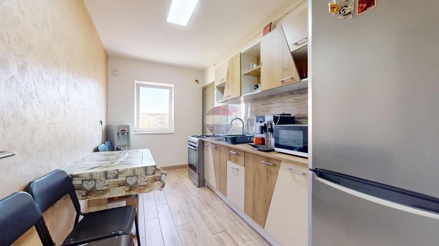 Apartament cu 3 camere decomandat, mobilat în Bartolomeu