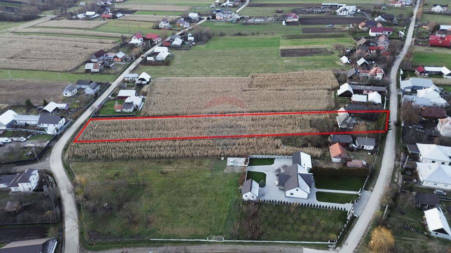 Casă cu 3 camere cu Teren 6100 Mp în Frătăuții Noi