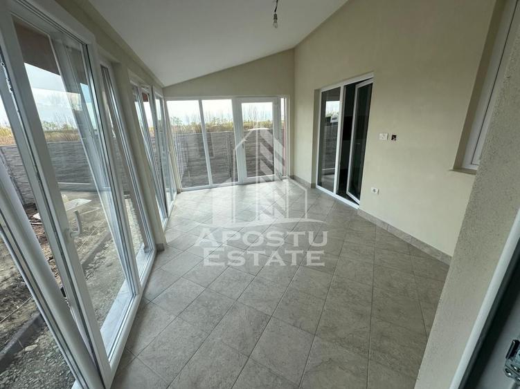 Casă individuală cu 4 camere cu Canalizare în Ghiroda