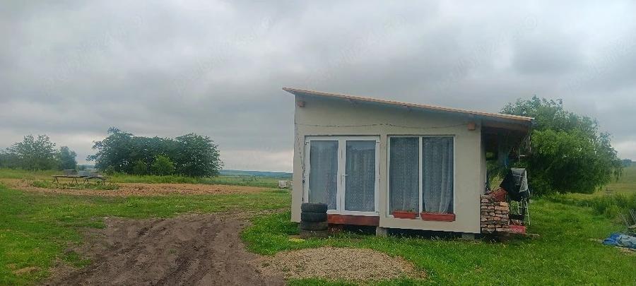 Teren de 4200 mp, în Ianova