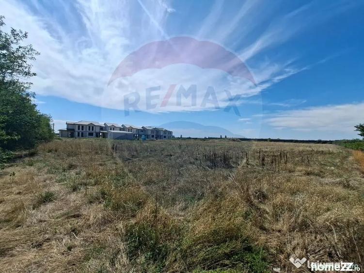 Teren de 5316 mp, în Aradul Nou