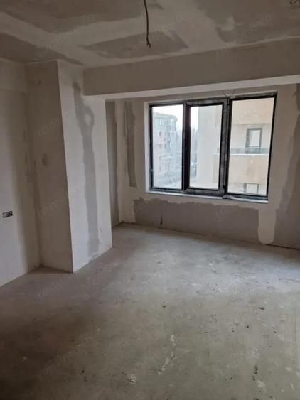 Apartament cu 3 camere decomandat în George Enescu