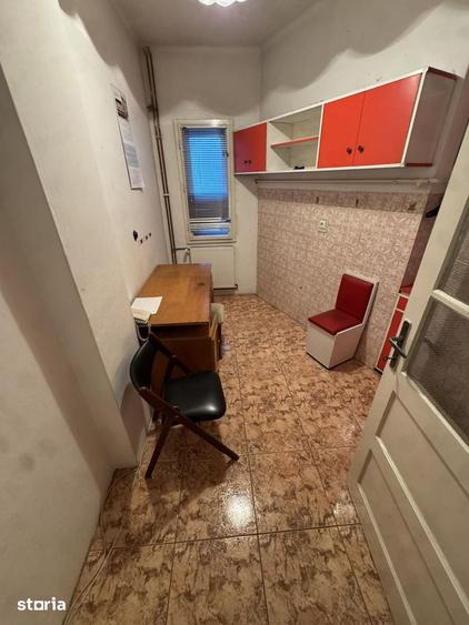 Casă cu 9 camere decomandat cu Teren 101 Mp în Central