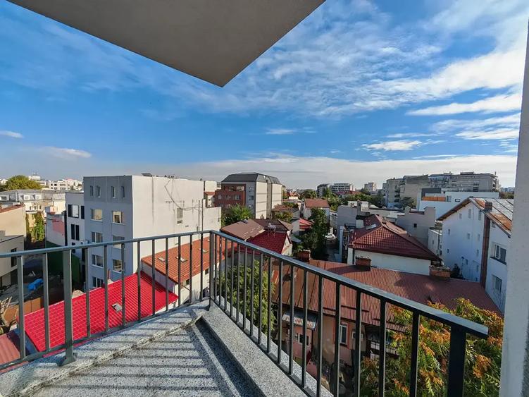 Apartament cu 3 camere decomandat în Eminescu
