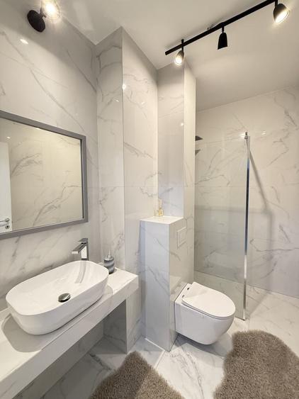 Apartament cu 2 camere decomandat în Sisești
