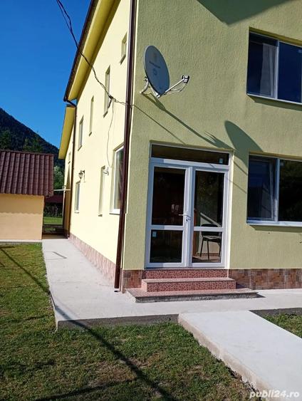 Casă cu 6 camere cu Teren 1500 Mp în Lepșa