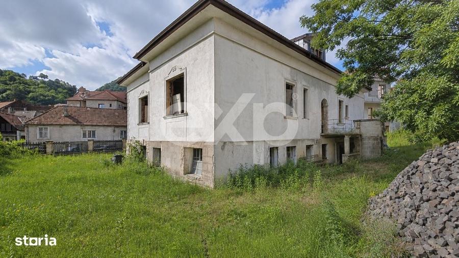 Casă cu 4 camere în Central