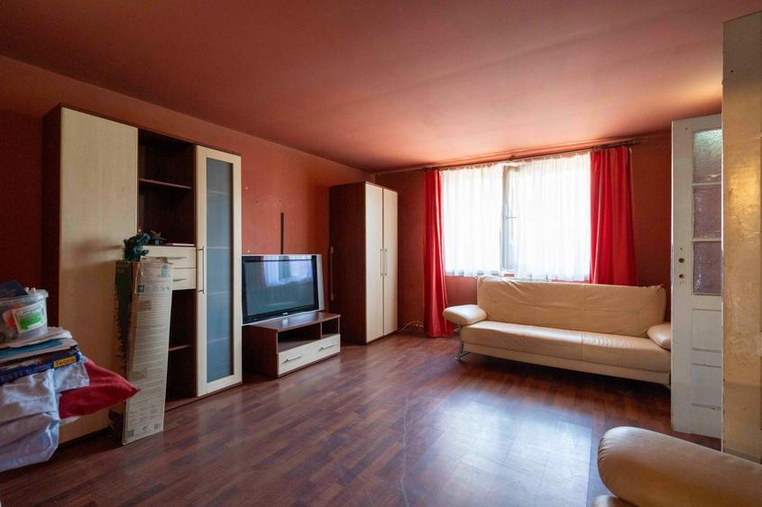 Casă individuală cu 5 camere cu Canalizare în Salca