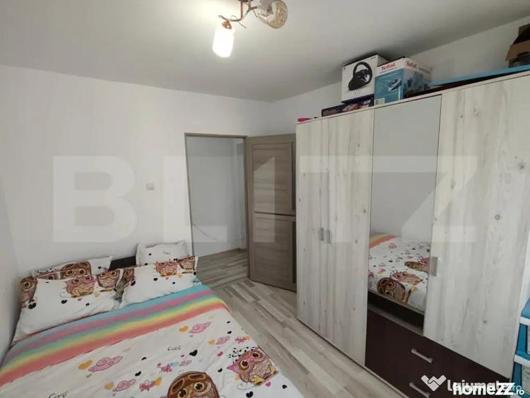 Apartament 3 camere, etaj 7/9 cu lift, 70 mp, zona Micro 6 - 8