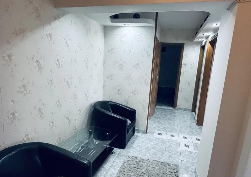 Apartament cu 3 camere decomandat, mobilat în Independenței