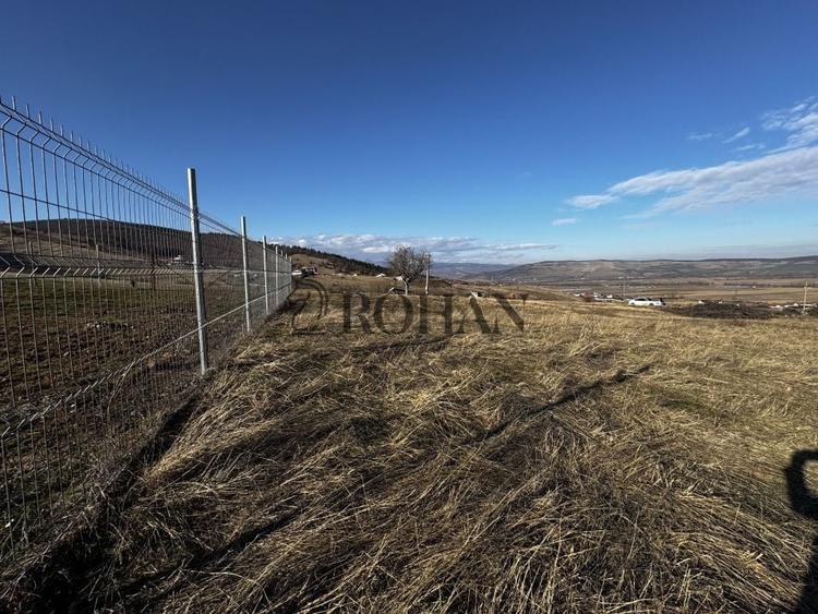 Teren intravilan de 1153 mp, în Micești