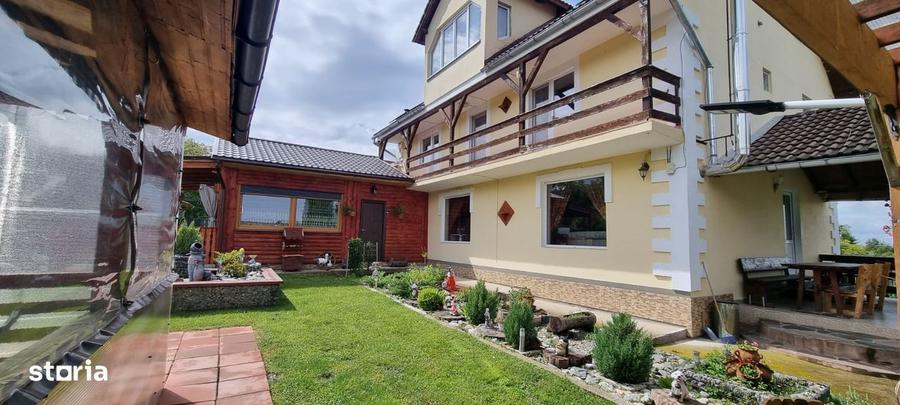 Casă cu 4 camere cu Teren 1200 Mp în Viștișoara