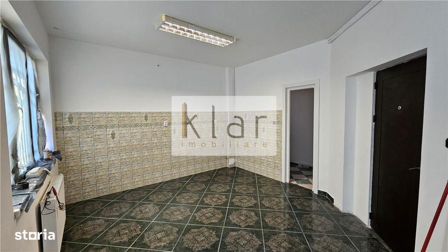 Casă cu 10 camere cu Canalizare în Zorilor