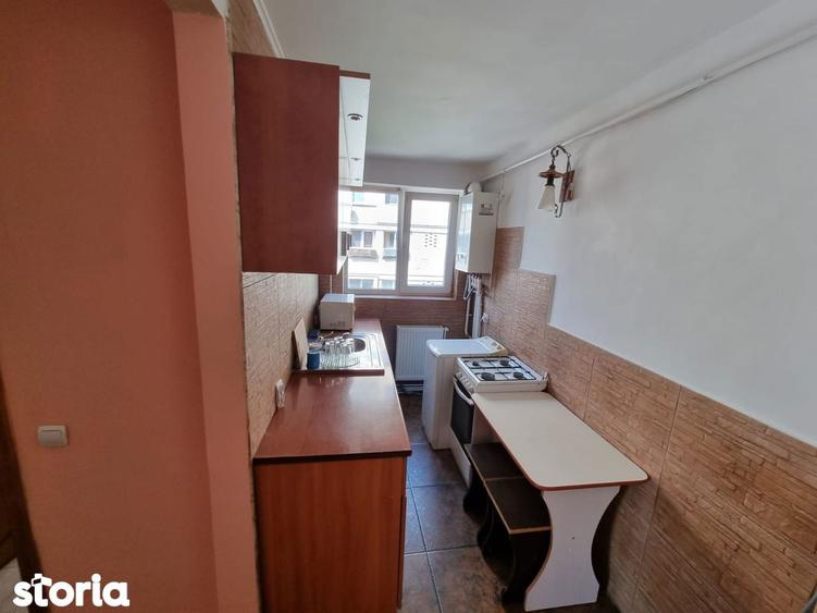 Apartament cu 2 camere semidecomandat, mobilat în Piața Unirii