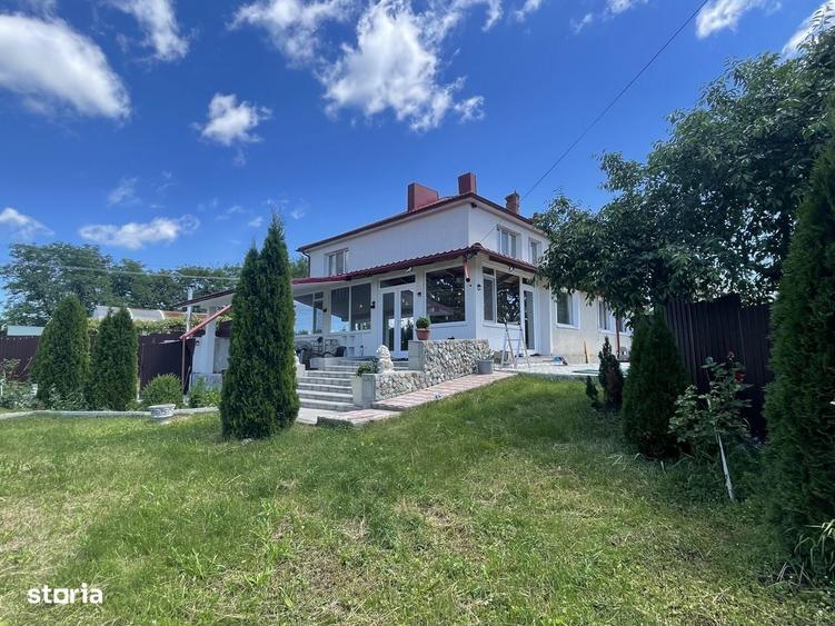 Casă cu 4 camere în Cârlig