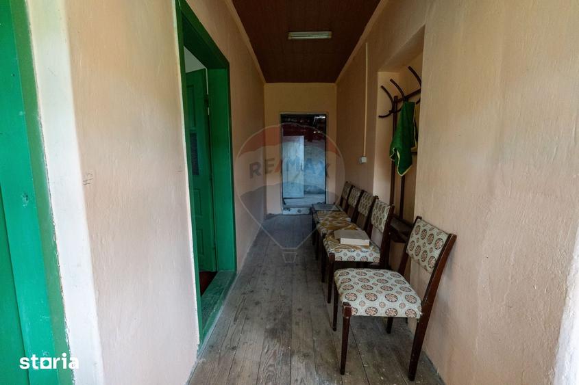 Casă cu 6 camere cu Teren 2143 Mp în Ribița