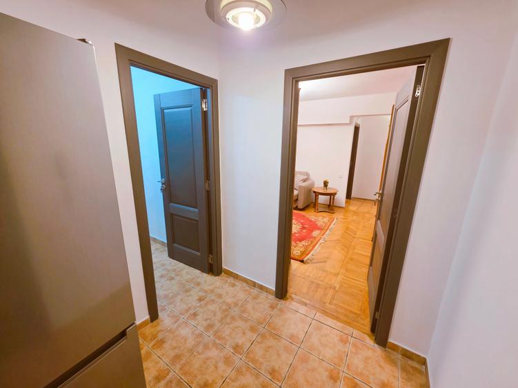 Apartament cu 3 camere semidecomandat, mobilat în Kogălniceanu