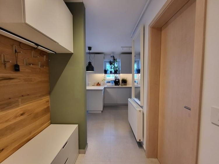 Apartament cu 2 camere decomandat, mobilat în Tractorul