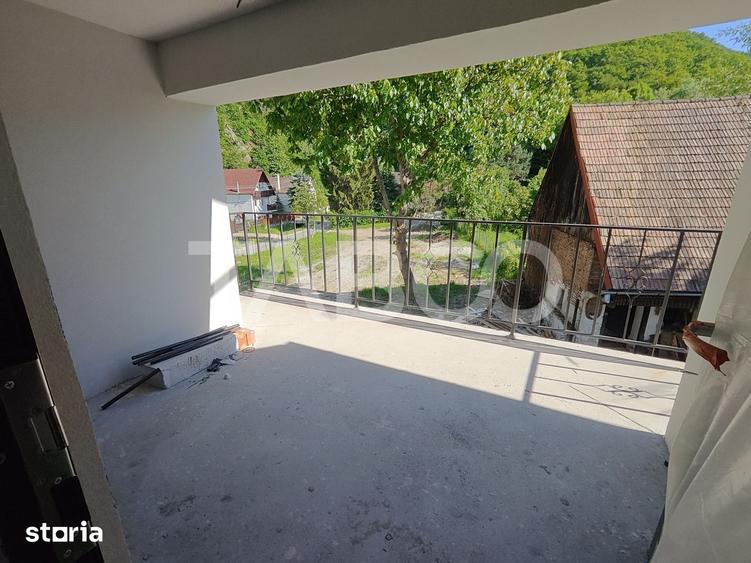 Casă cu 8 camere cu Teren 1203 Mp în Central