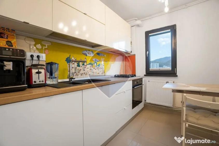 Apartament cu 3 camere semidecomandat în Noua
