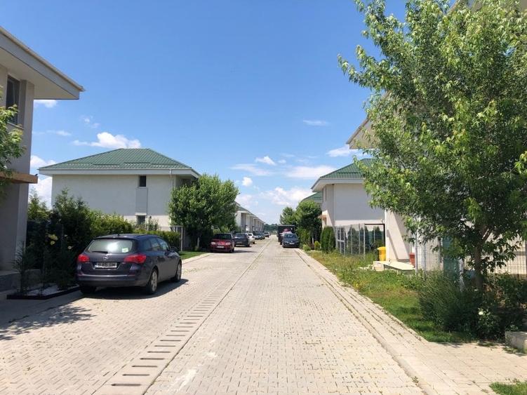 Teren Construcții intravilan de 250 mp, în Vest