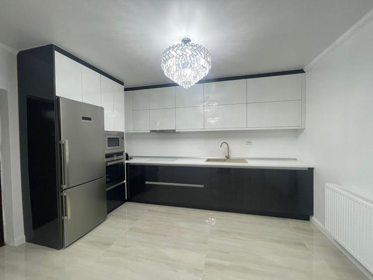 Apartament cu 4 camere semidecomandat, mobilat în Florești