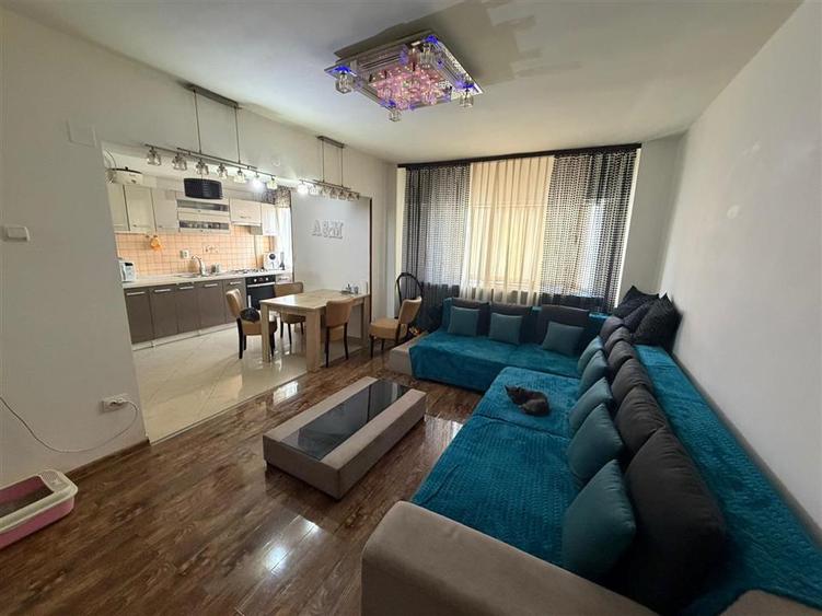 Apartament cu 3 camere decomandat în Ultracentral