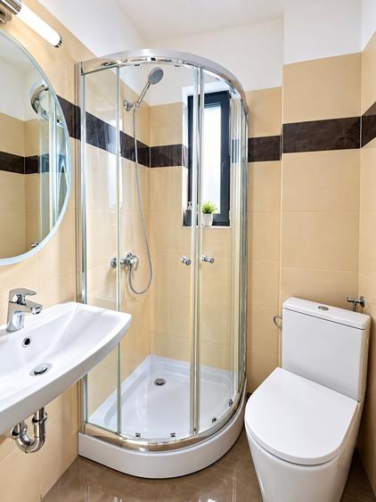 Apartament cu 3 camere semidecomandat, mobilat în Zorilor