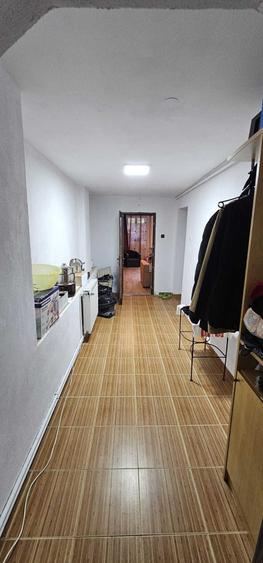 Apartament cu 2 camere semidecomandat, mobilat în Exterior Vest