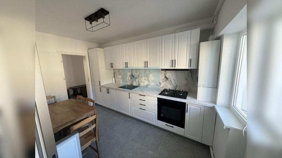 Apartament cu 3 camere decomandat în Grigorescu