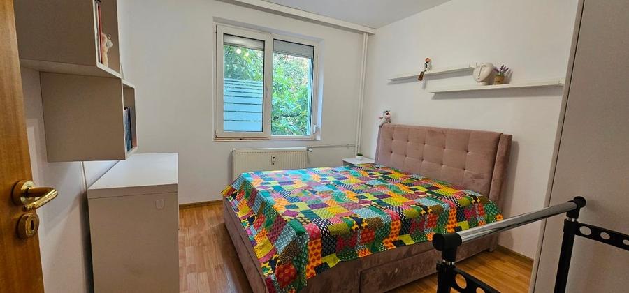 Apartament cu 3 camere decomandat, mobilat în Rahova