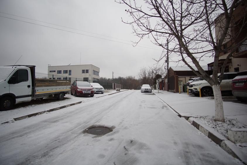 Casă individuală cu 10 camere cu Teren 549 Mp în Străulești