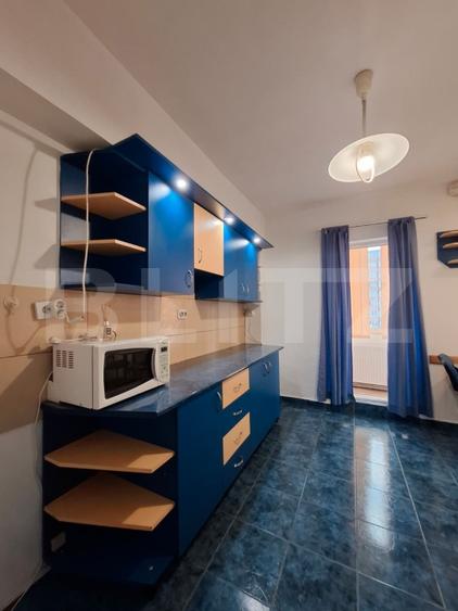 Apartament cu 3 camere decomandat, mobilat în Calea București