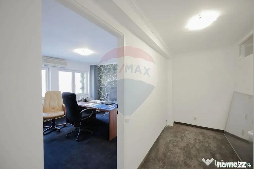 Casă cu 7 camere cu Teren 380 Mp în Decebal