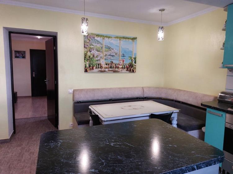 Apartament cu 3 camere decomandat în Mărăști